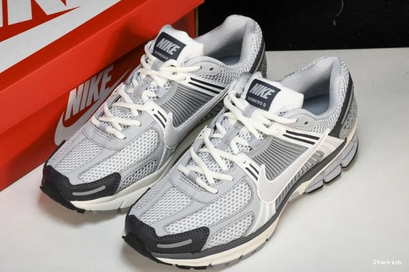  5 Grey Nike BV1358-001 Vast Zoom Vomero  0113